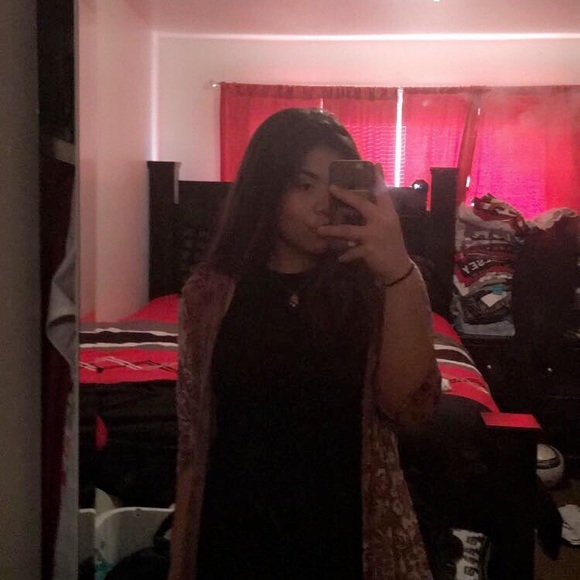 Meet your Posher, Vianey - Picture 1 of 1